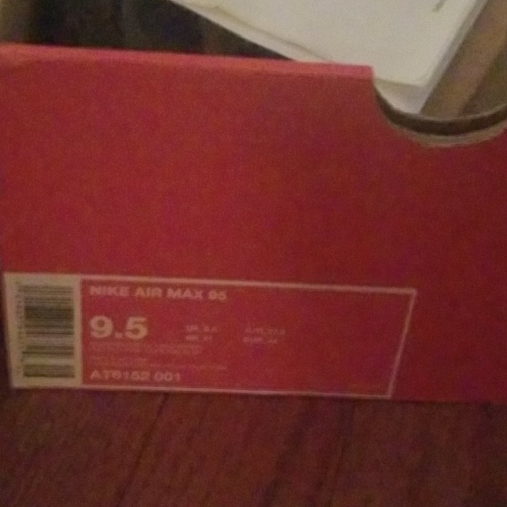 Shoes - Picture 4 of 4